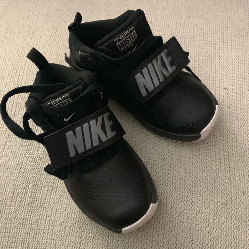 Nike sneakers 11c